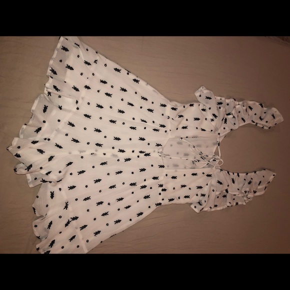 Lush Romper, brand new w/tags, size small - Picture 2 of 7